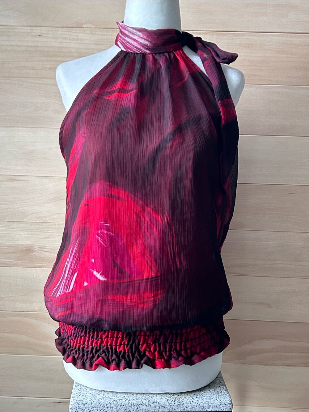 le chateau Red and Black Halter Neck Blouse Size Medium lightweight sleeveless